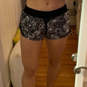 Lululemon hotty hot shorts